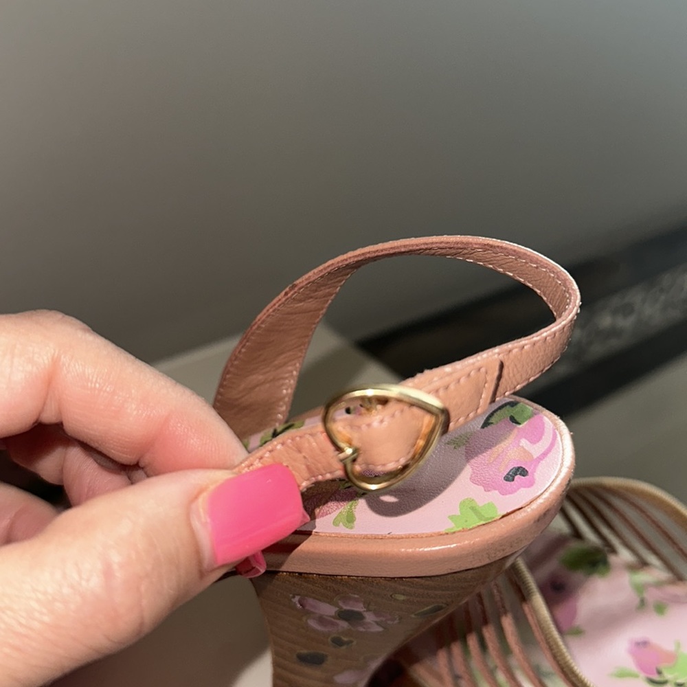 Betsey Johnson💕💗 Super Cute Heels!! 7.5 - Picture 3 of 9